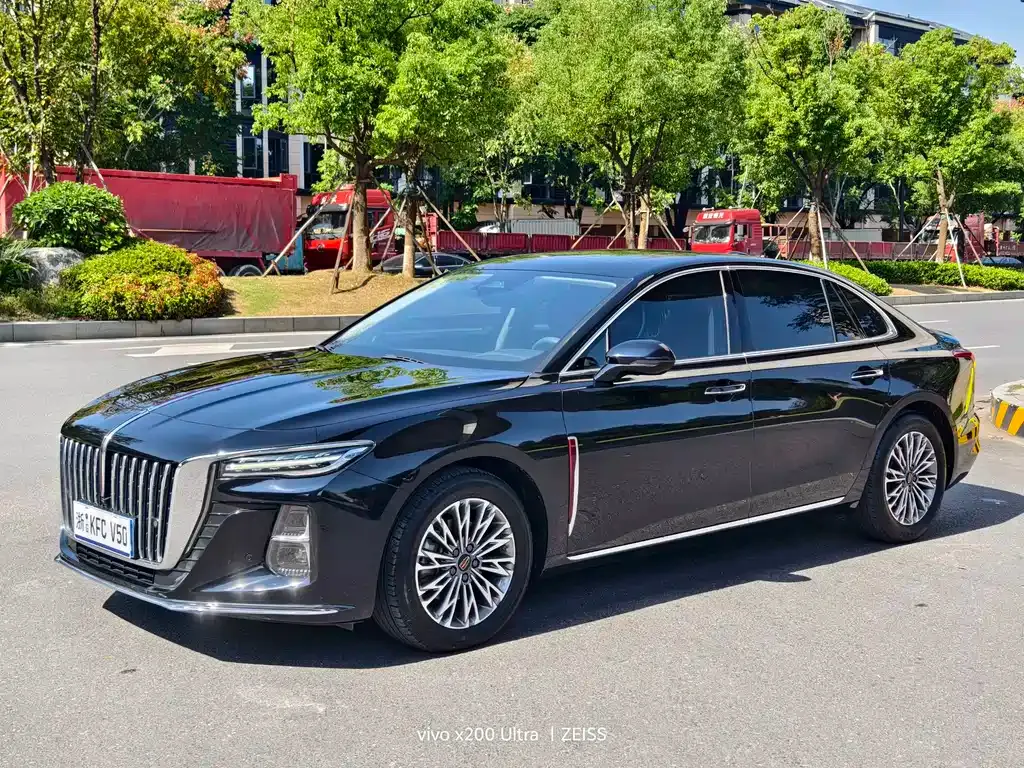Hongqi H5 — фото 1
