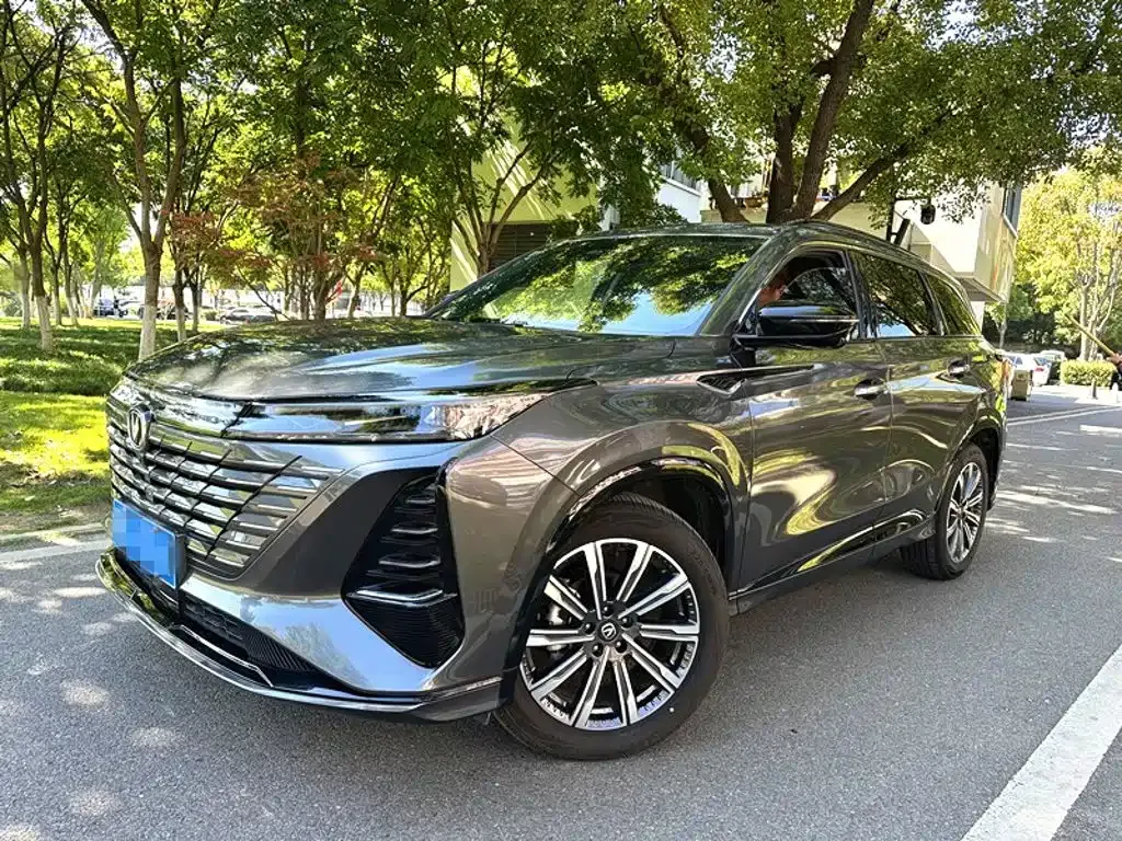 Changan CS75 PLUS — фото 1