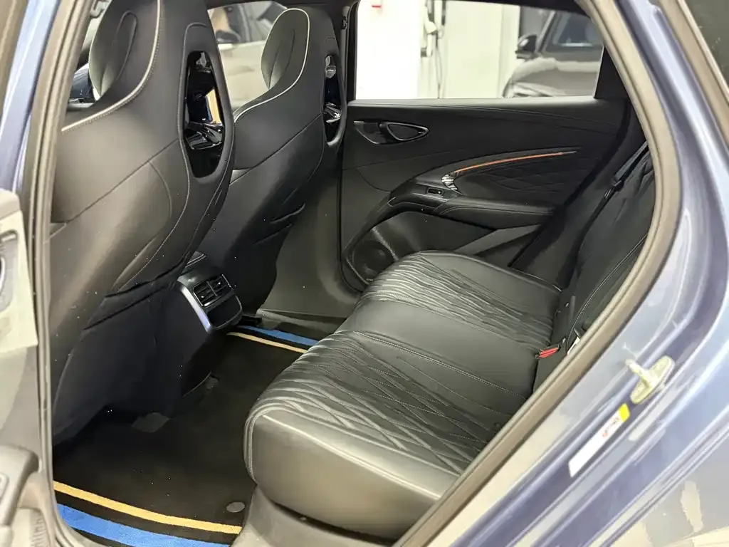 BYD Seal — фото 7