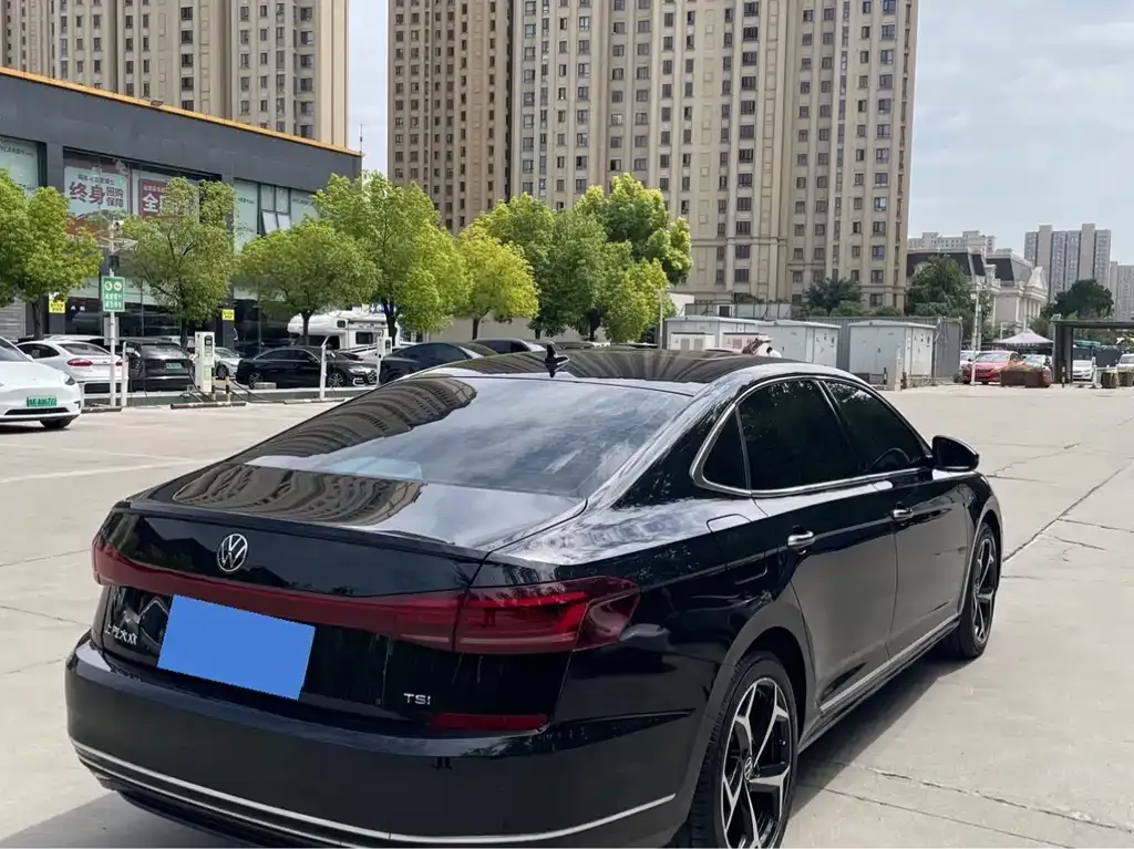 Volkswagen Passat — фото 5