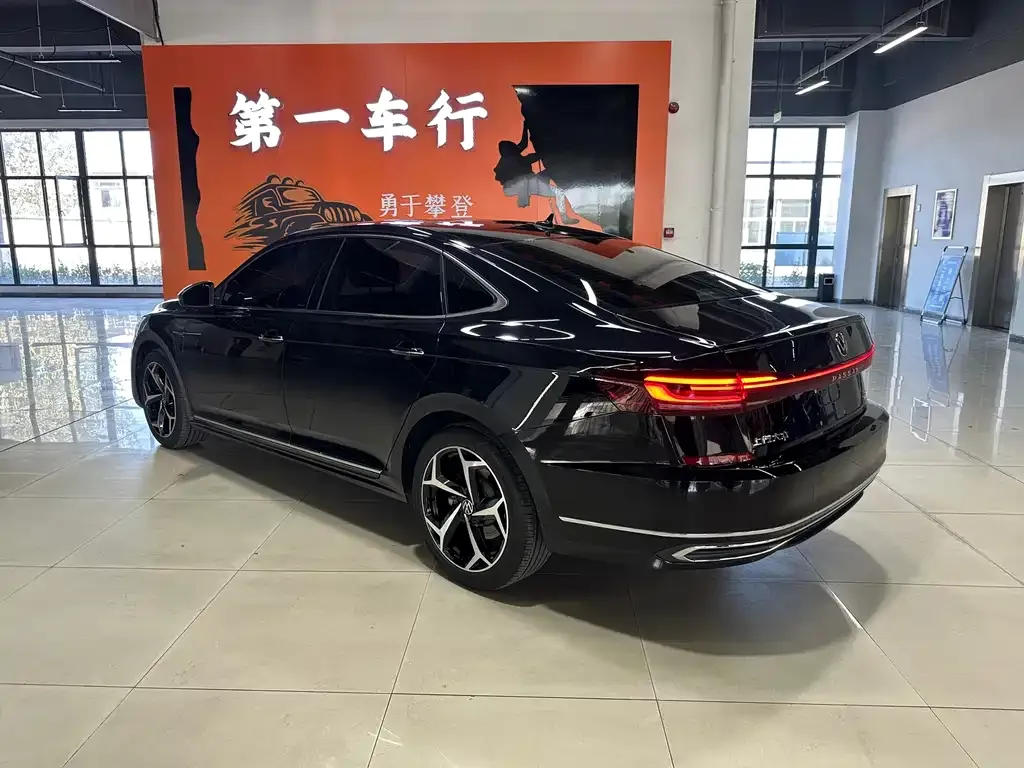 Volkswagen Passat — фото 8