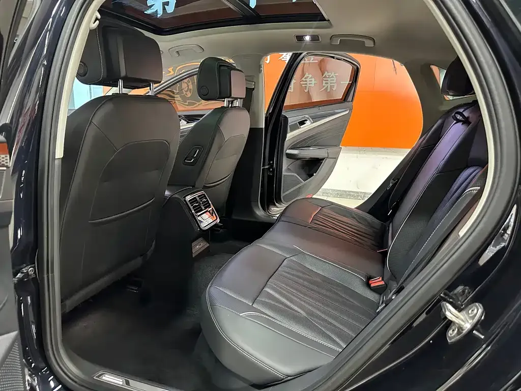 Volkswagen Passat — фото 6