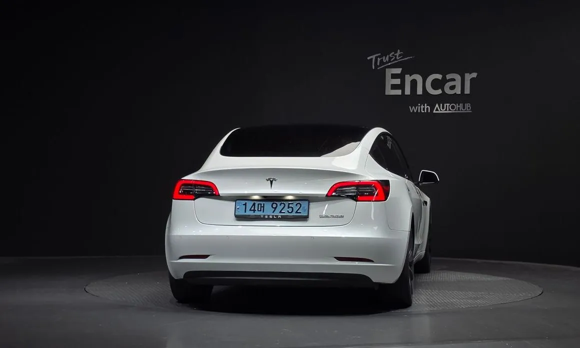 Tesla Model 3 — фото 2
