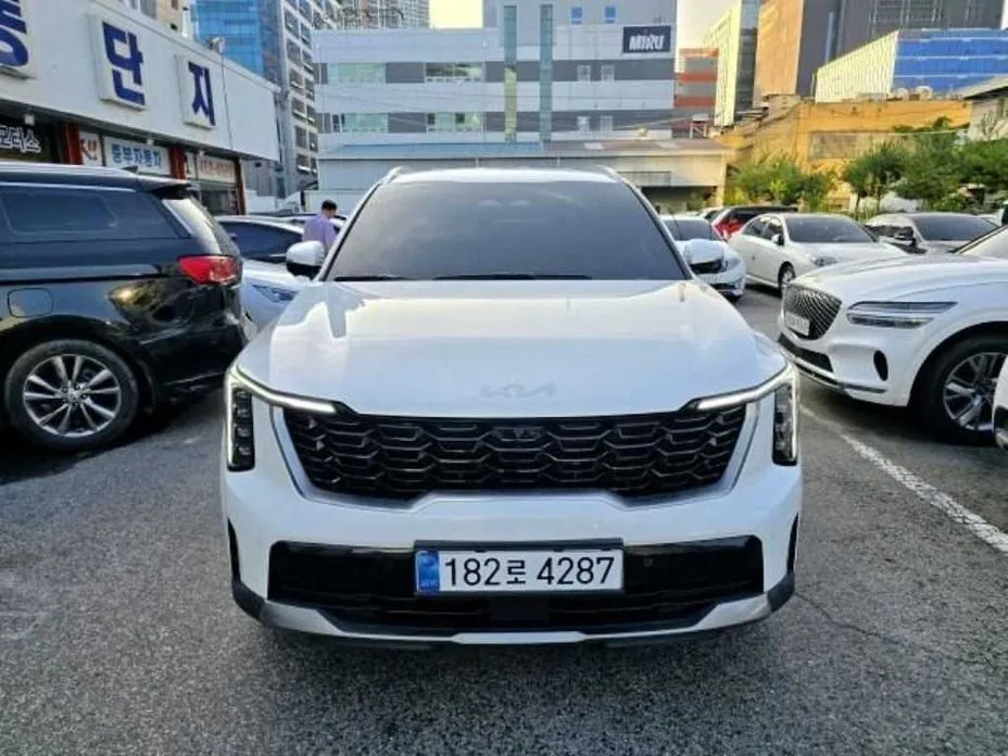 Kia Sorento — фото 8