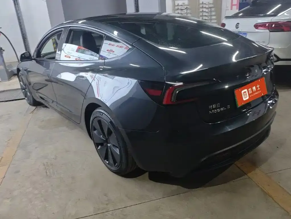 Tesla Model 3 — фото 6