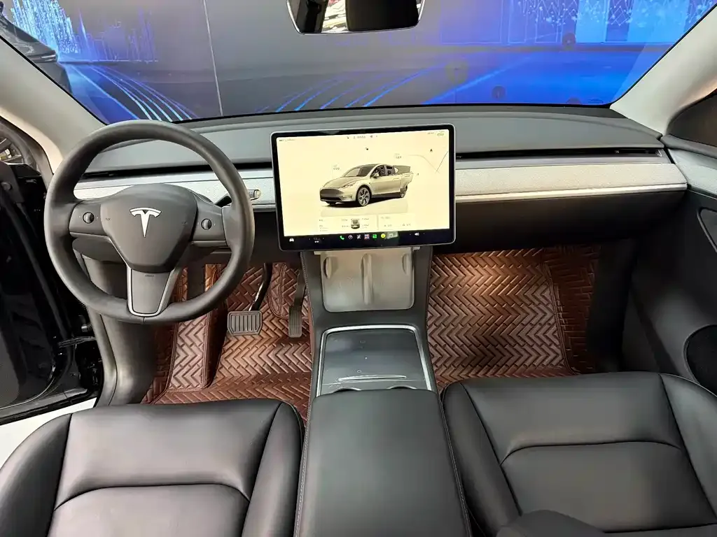 Tesla Model Y — фото 6