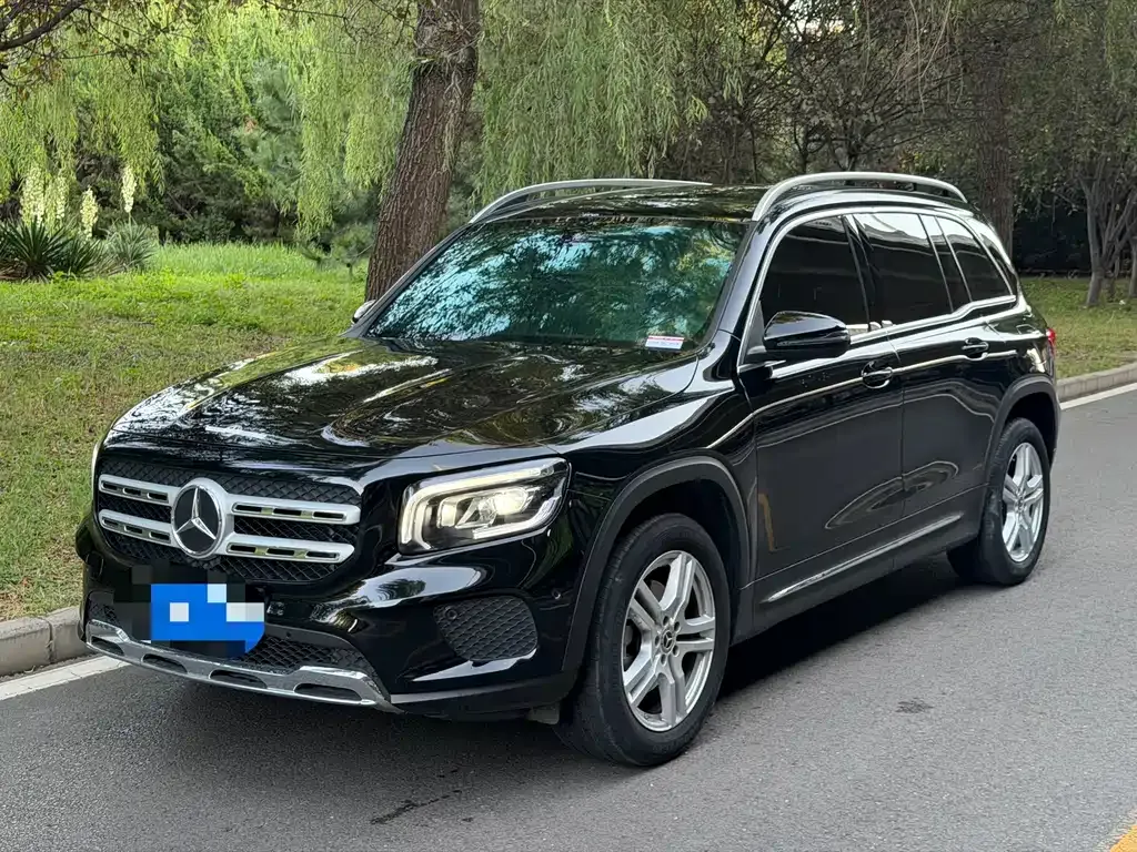 Mercedes-Benz GLB — фото 1