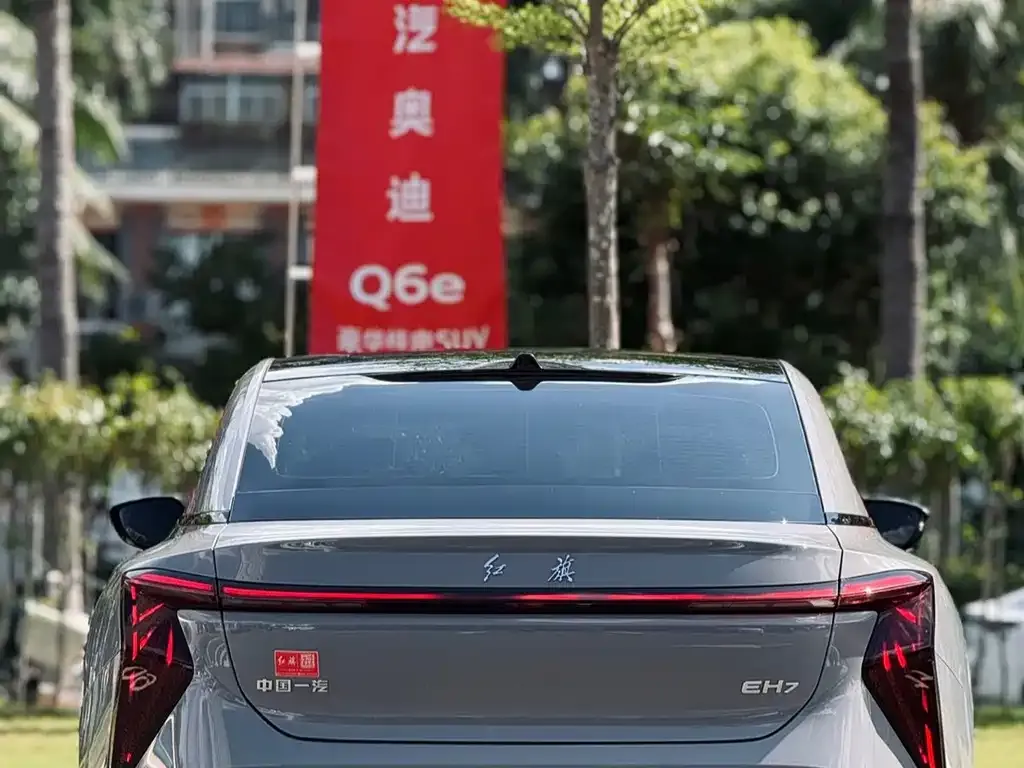 Hongqi EH7 — фото 4