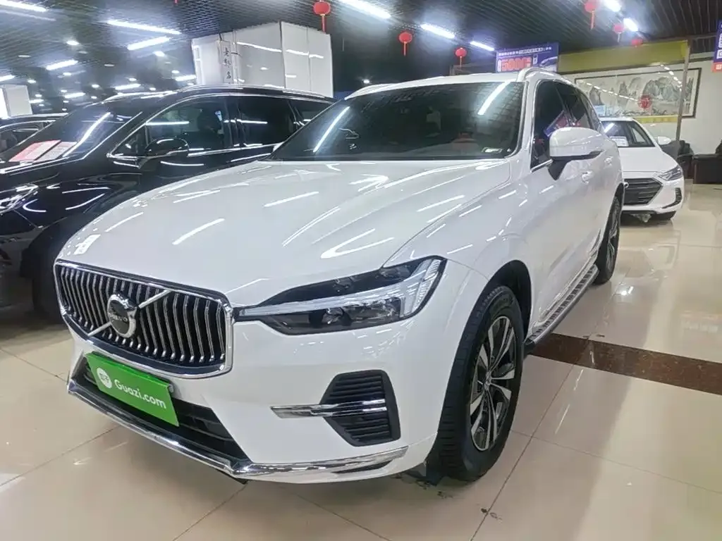 Volvo XC60 — фото 1