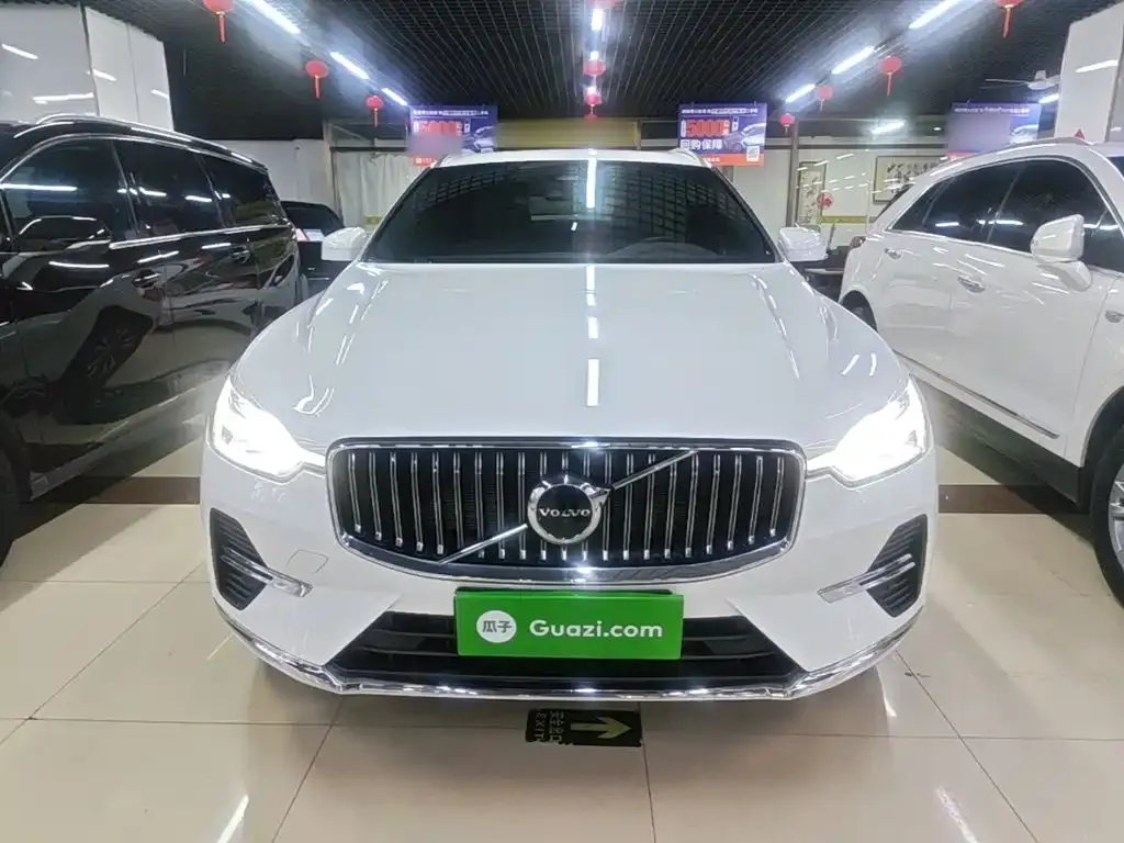 Volvo XC60 — фото 10