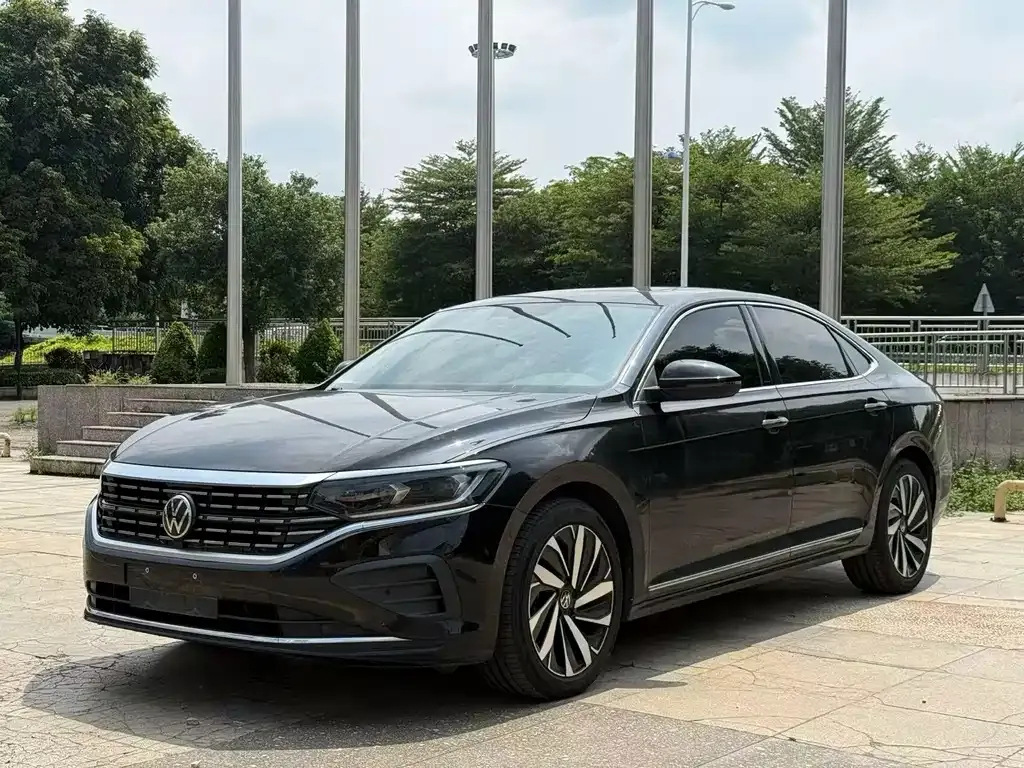 Volkswagen Passat — фото 1