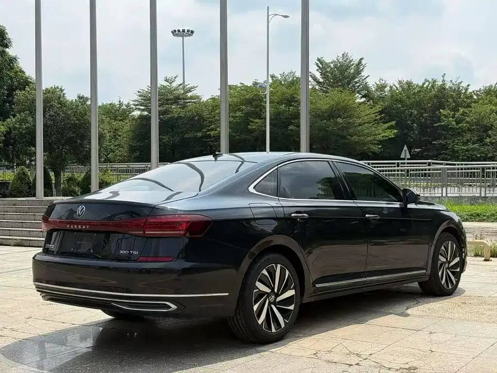Volkswagen Passat — фото 4