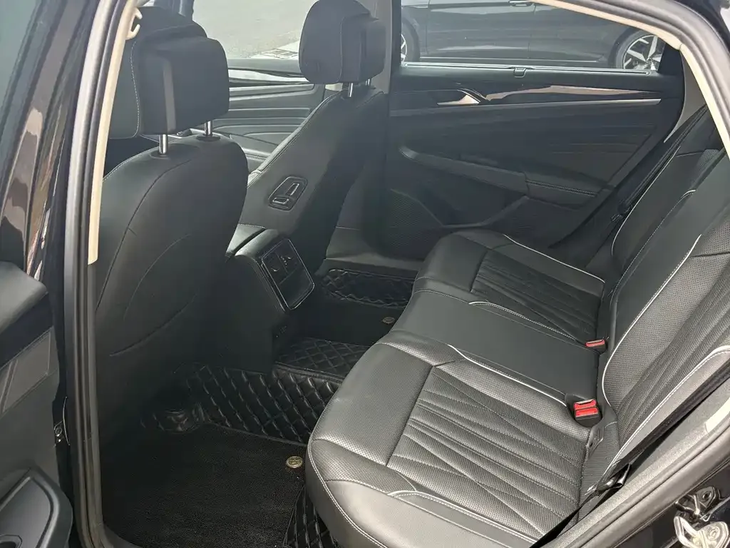Volkswagen Passat — фото 3