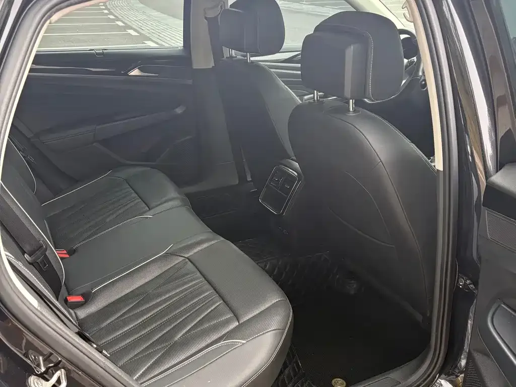 Volkswagen Passat — фото 4