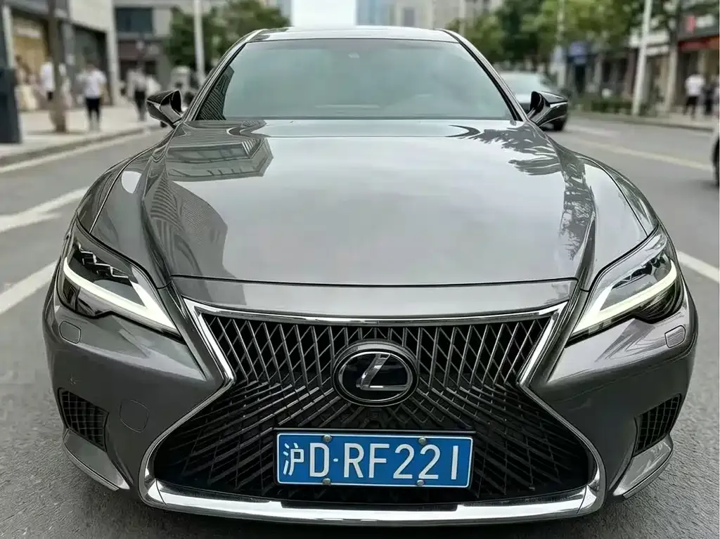 Lexus LS — фото 1