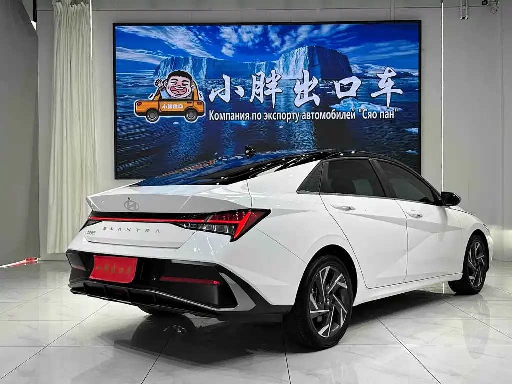 Hyundai Elantra — фото 2