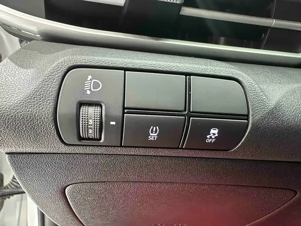 Hyundai Elantra — фото 9