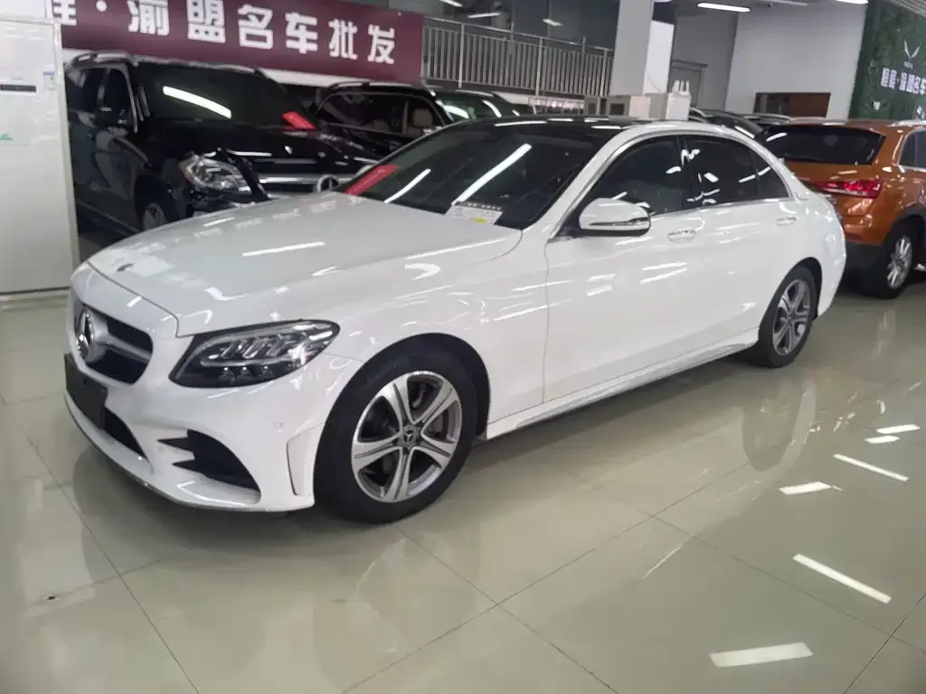 Mercedes-Benz C-Class — фото 1
