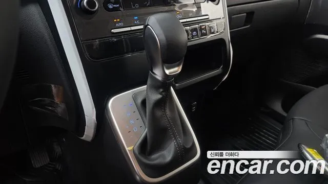 Hyundai Staria — фото 3