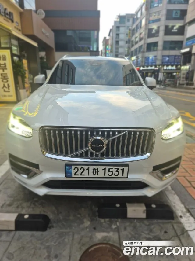 Volvo XC90 — фото 1