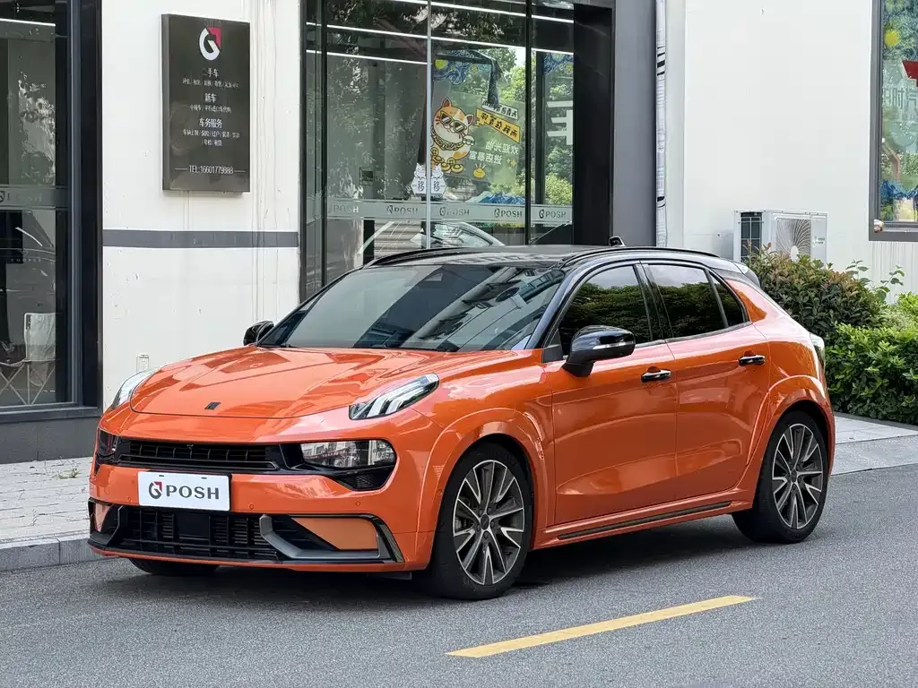 Lynk & Co 02 Hatchback — фото 1