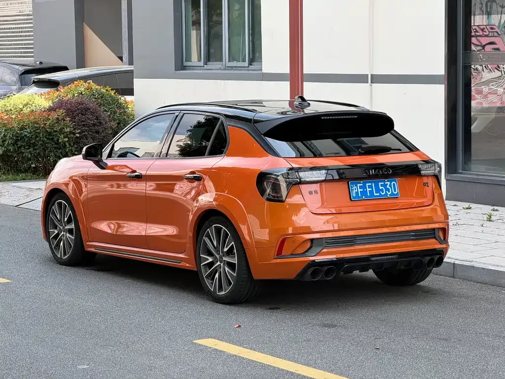 Lynk & Co 02 Hatchback — фото 6