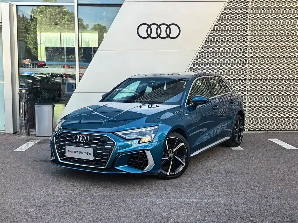 Audi A3 — фото 1
