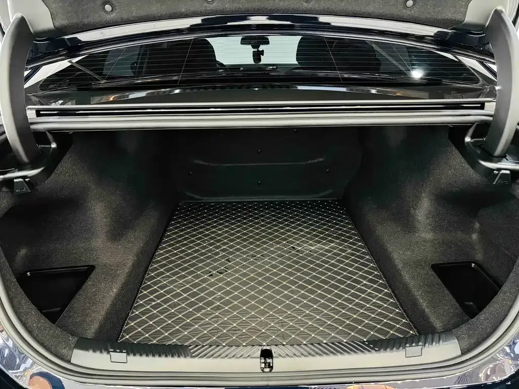 BMW 5 Series — фото 10