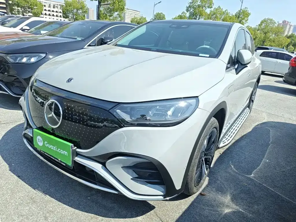 Mercedes-Benz EQE SUV — фото 1