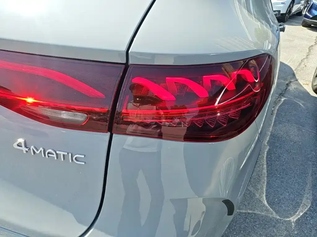 Mercedes-Benz EQE SUV — фото 3