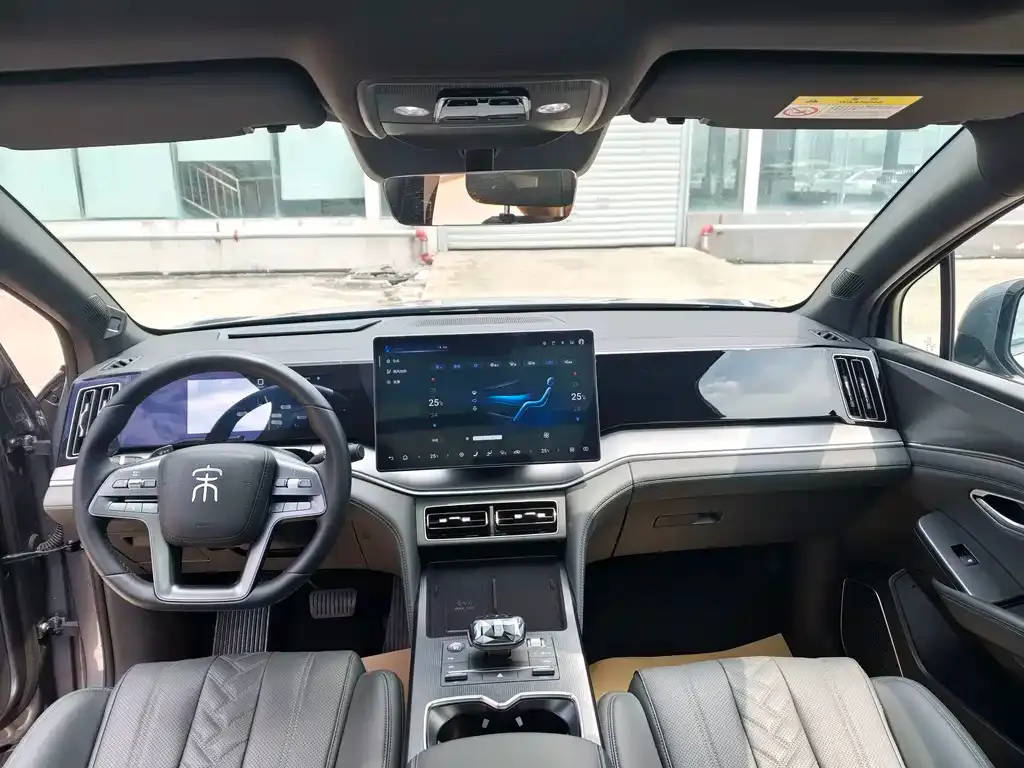 BYD L DM-i — фото 2