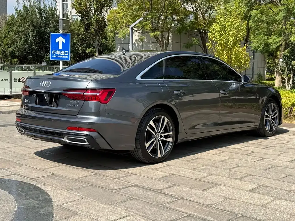 Audi A6L — фото 2