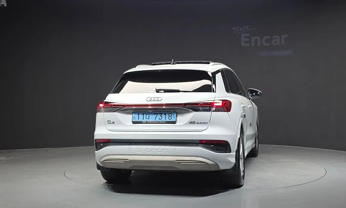 Audi Q4 e-tron — фото 4