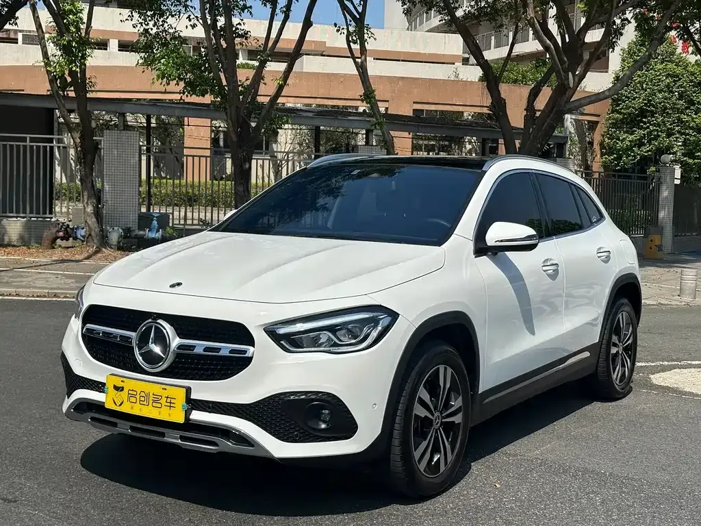 Mercedes-Benz GLA — фото 1