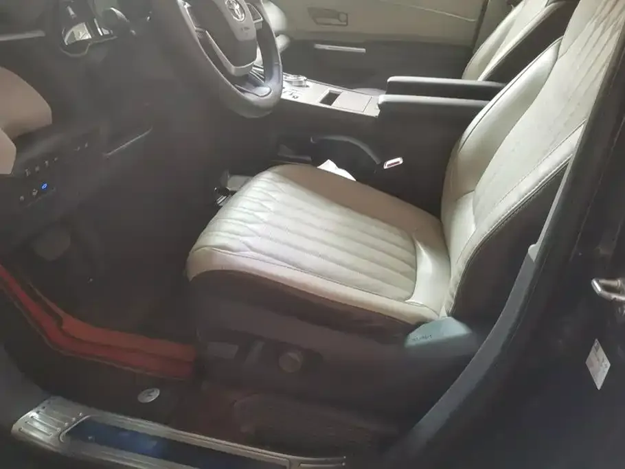 Toyota Granvia — фото 9
