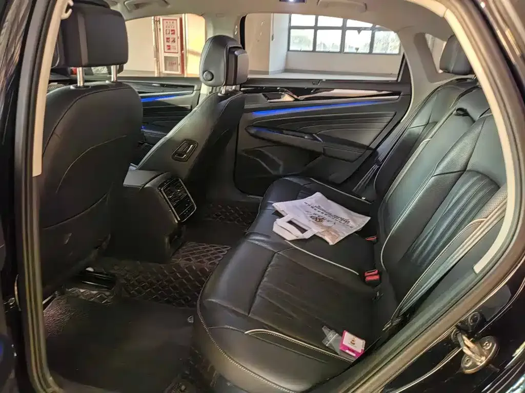Volkswagen Passat — фото 6