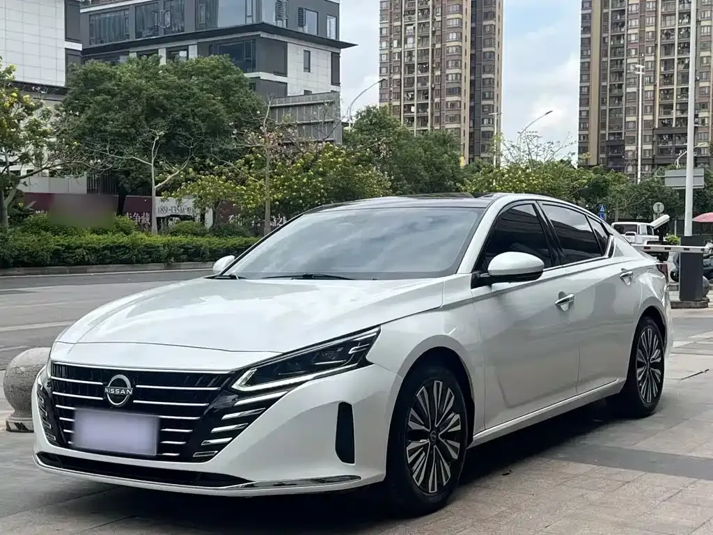 Nissan Teana — фото 1