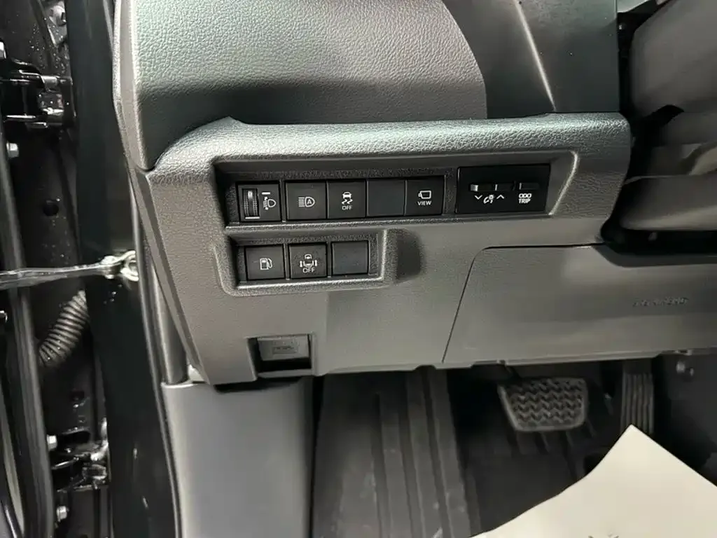 Toyota Sienna — фото 4