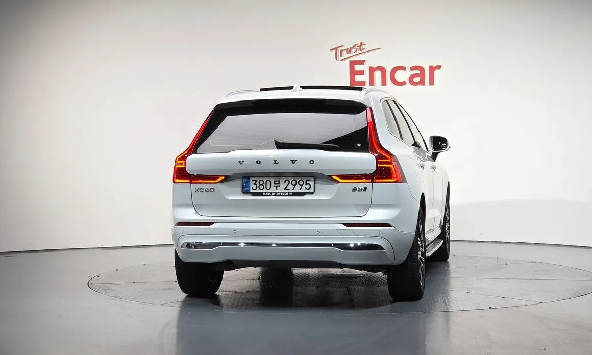 Volvo XC60 — фото 8