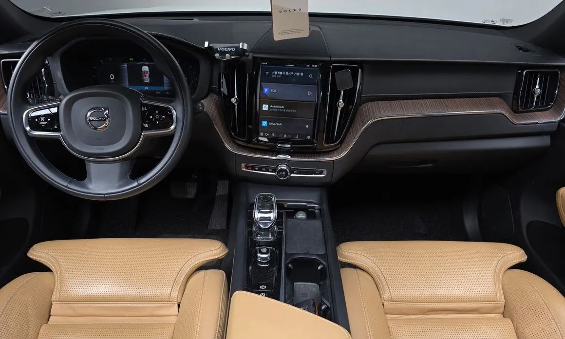 Volvo XC60 — фото 4