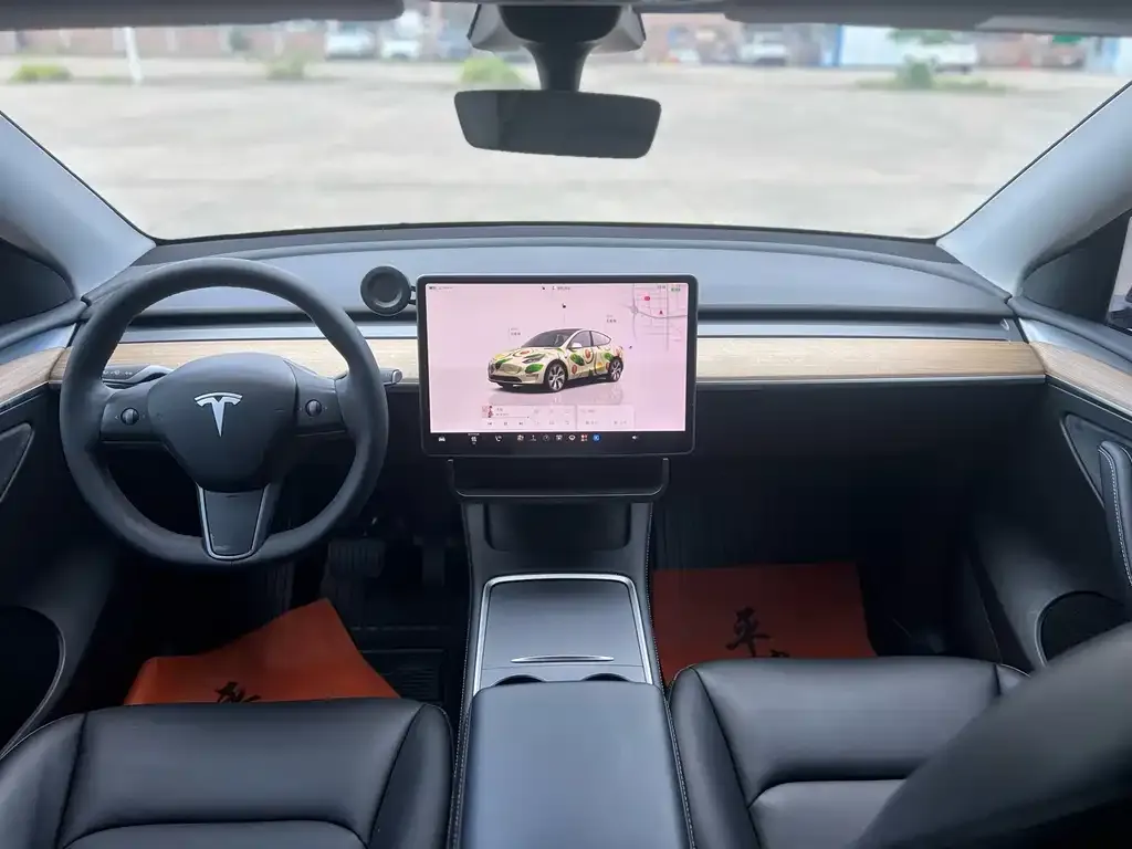 Tesla Model Y — фото 3