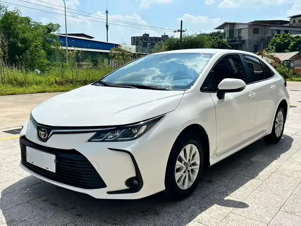 Toyota Corolla — фото 1