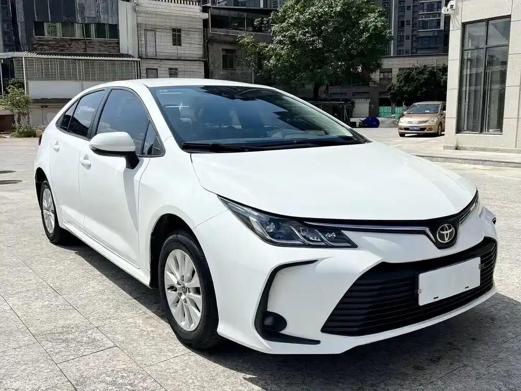 Toyota Corolla — фото 5
