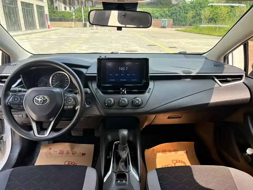 Toyota Corolla — фото 4