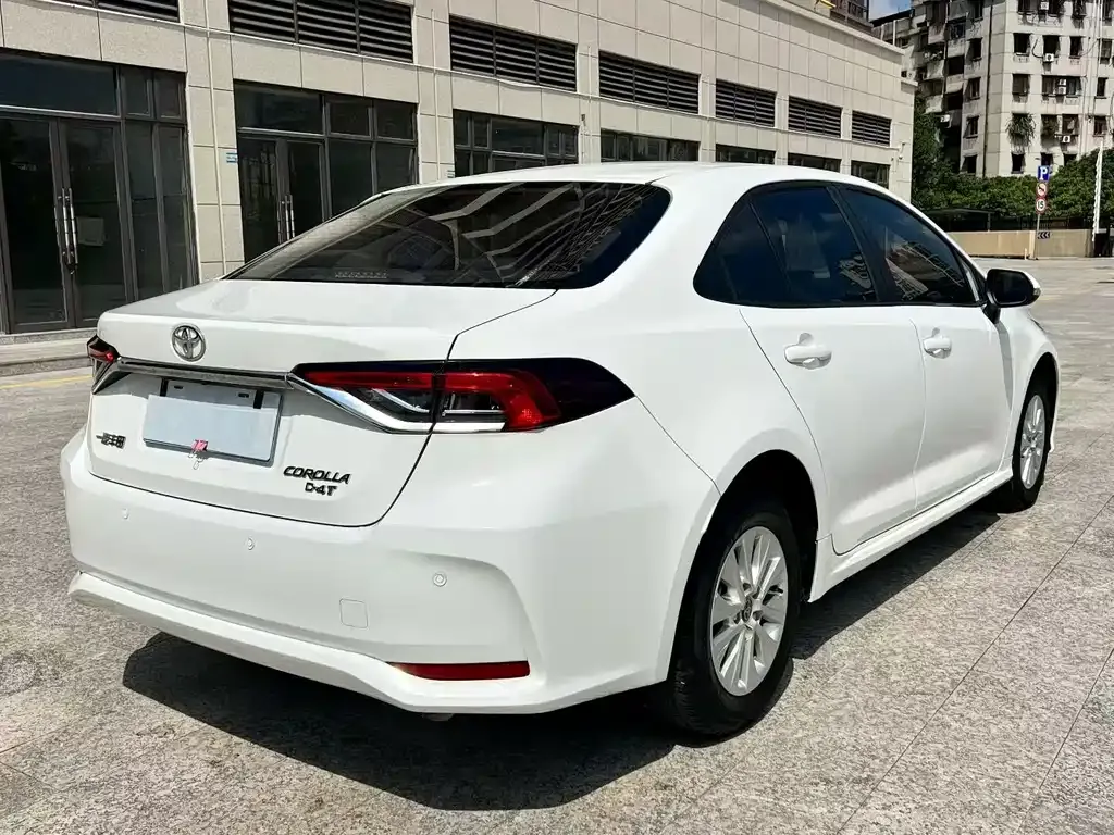 Toyota Corolla — фото 9