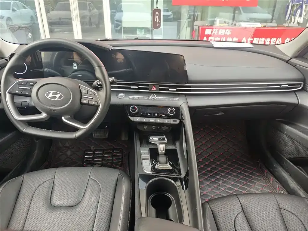 Hyundai Elantra — фото 9