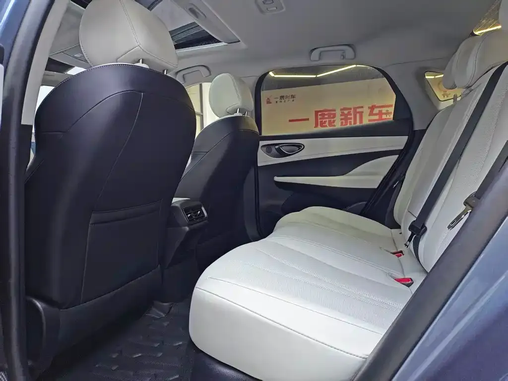 BYD Seal 05 DM-i — фото 9