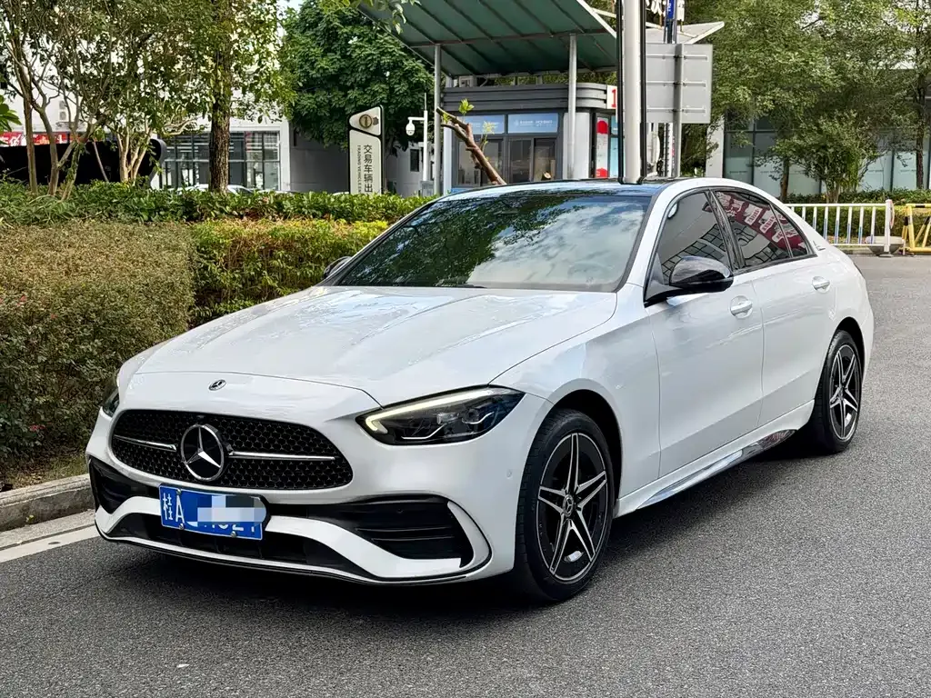 Mercedes-Benz C-Class — фото 1
