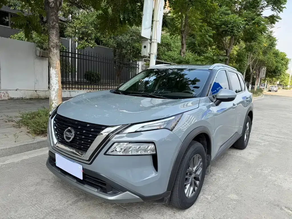 Nissan X-Trail — фото 1