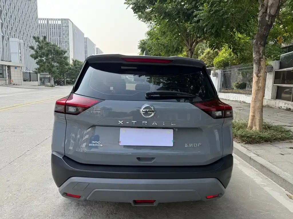 Nissan X-Trail — фото 10
